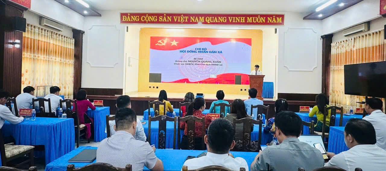 Hội nghị công bố quyết định thành lập và chỉ định cấp ủy, bí thư, phó bí thư các chi bộ trực thuộc...