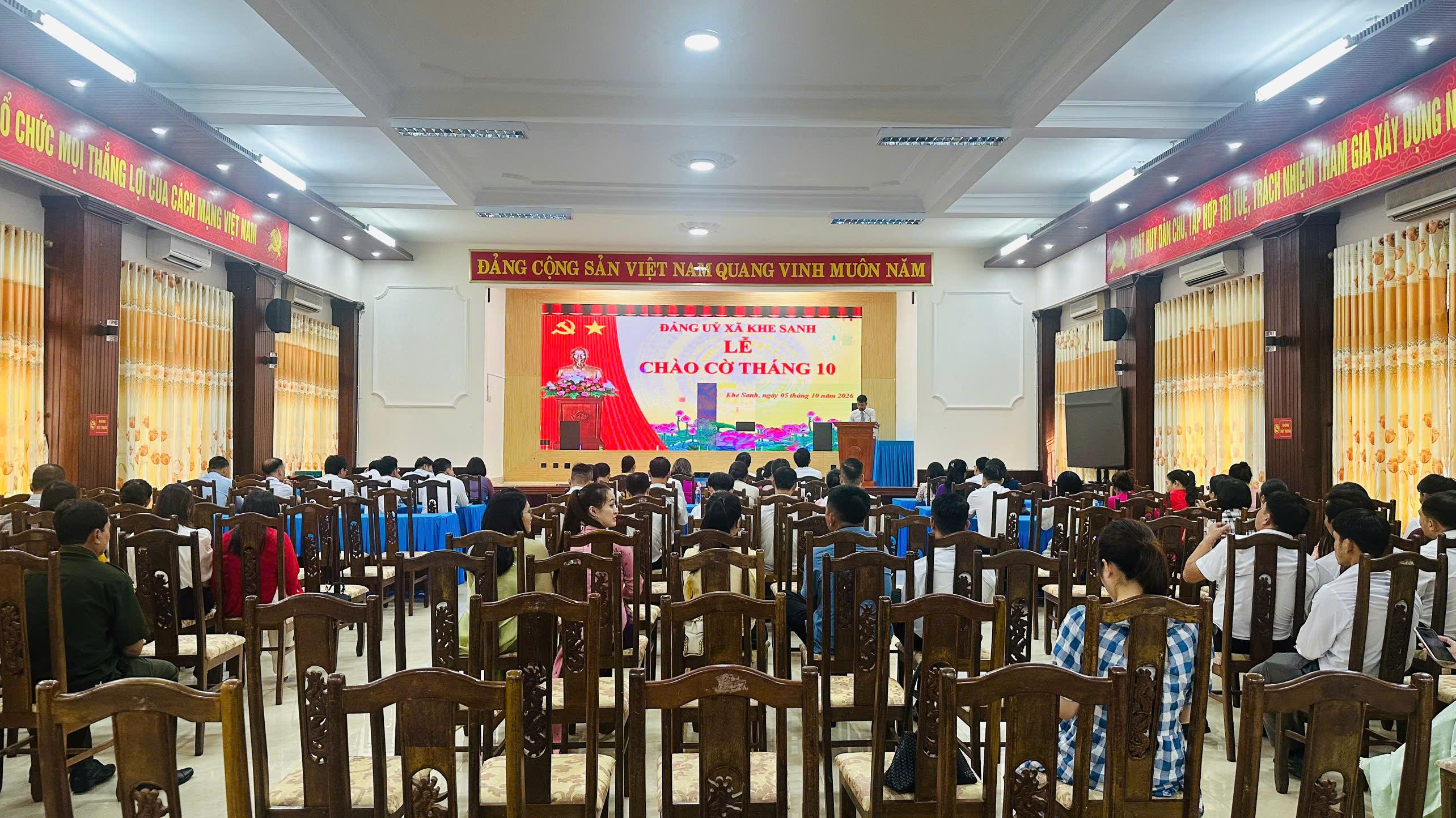 Đảng ủy xã Khe Sanh tổ chức chào cờ, sinh hoạt tư tưởng dưới cờ