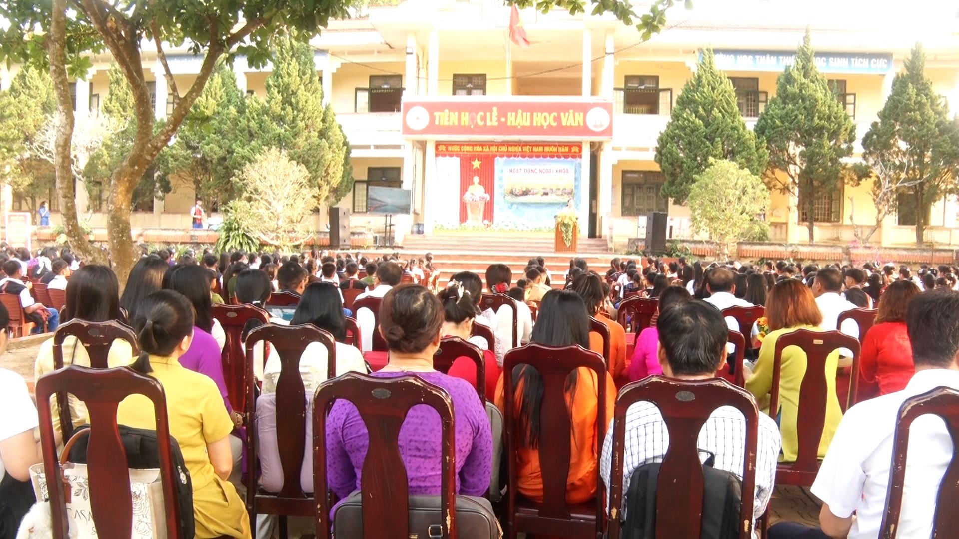 Hoạt động hưởng ứng “Ngày hội văn hóa các dân tộc Việt Nam 19/4” và “Ngày sách và văn hóa đọc Việt...