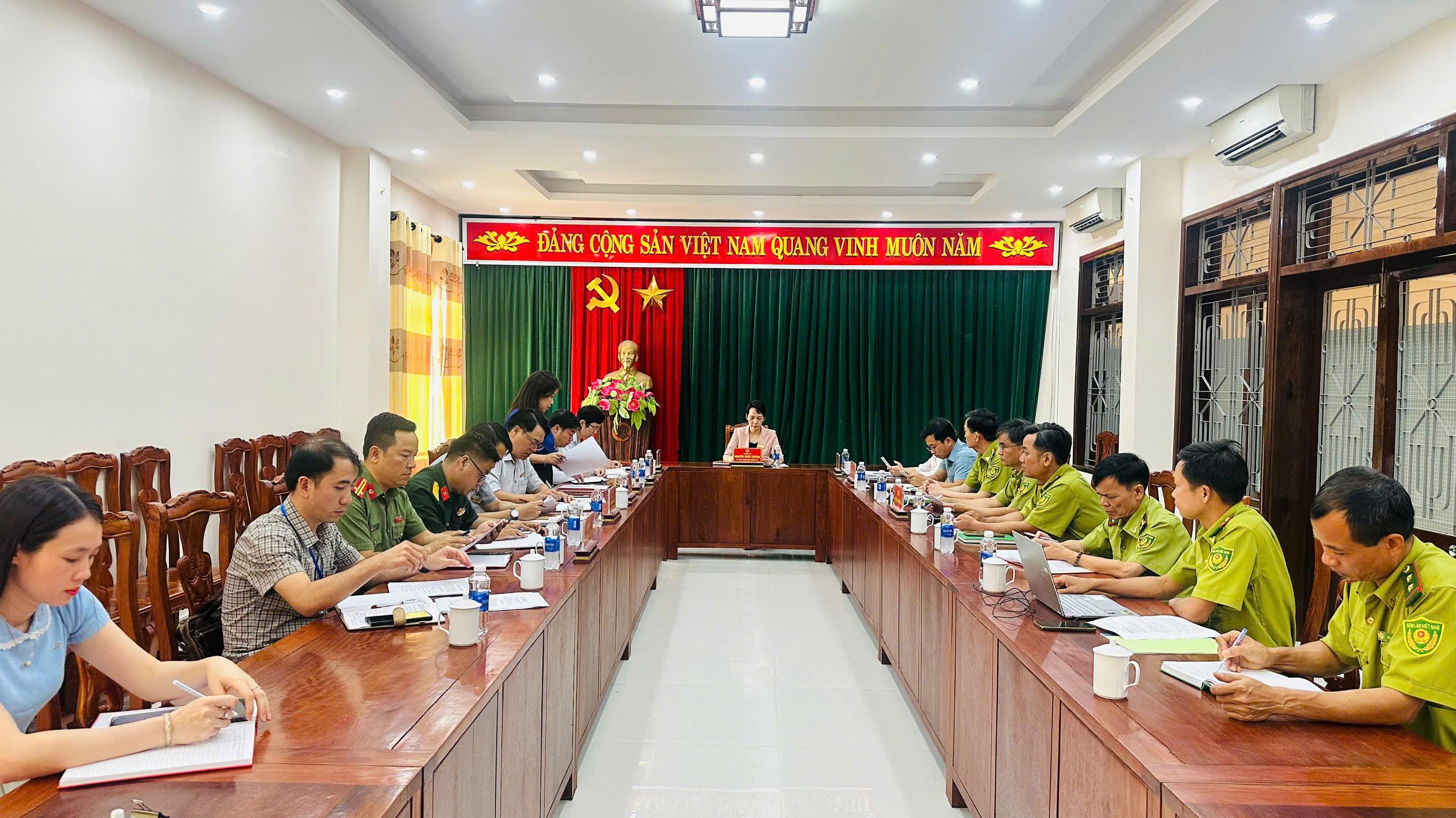 Đảng uỷ xã Khe Sanh làm việc với Chi bộ Hạt Kiểm lâm Hướng Hóa